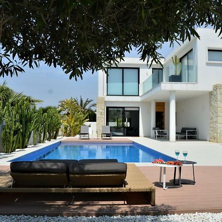 Villa With Private Pool Llobregales Eksteriør billede