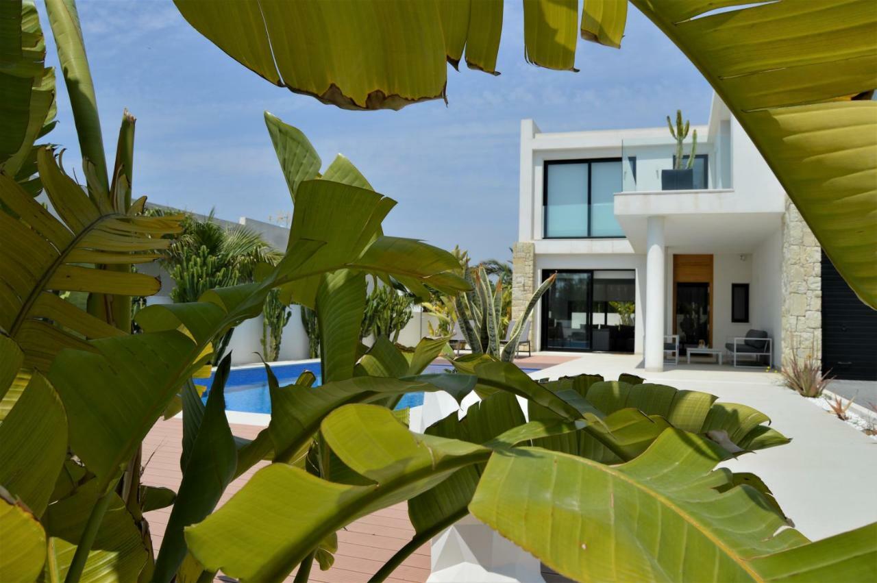Villa With Private Pool Llobregales Eksteriør billede